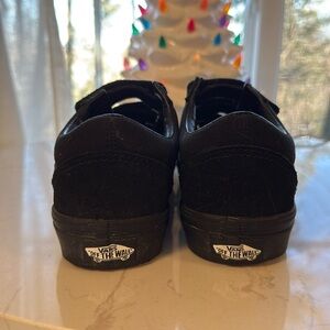 Vans black on black Size 5.5 (big boys or men’s size 7 women’s ) great used cond
